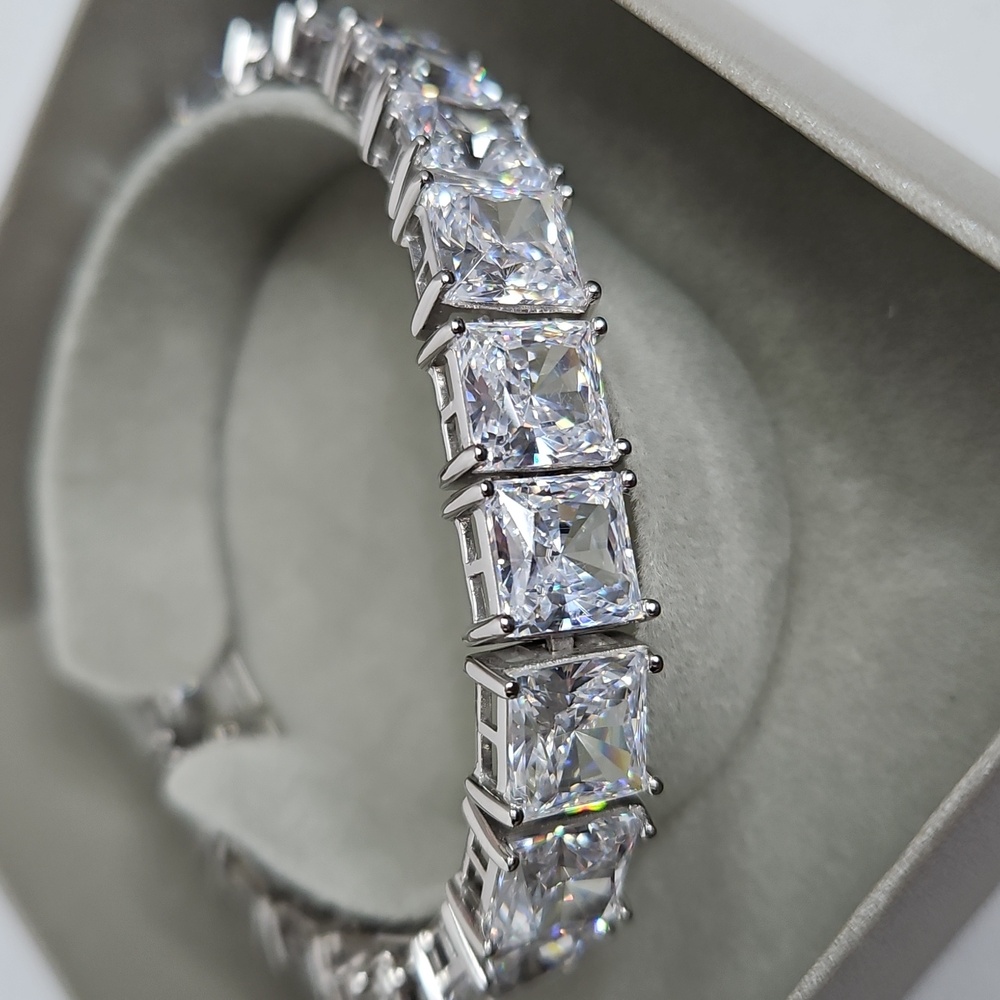 Diamonique 8mm Princess Cut Sterling Silver Tennis Bracelet Average Fit - NIB - Picture 4 of 6